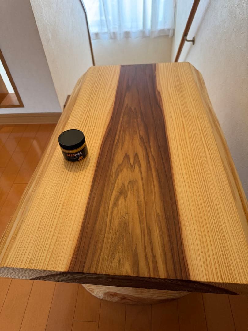 天然杉一枚板最高級杢目のゴツ脚安定テーブル　beeswax塗装仕上げ‼️