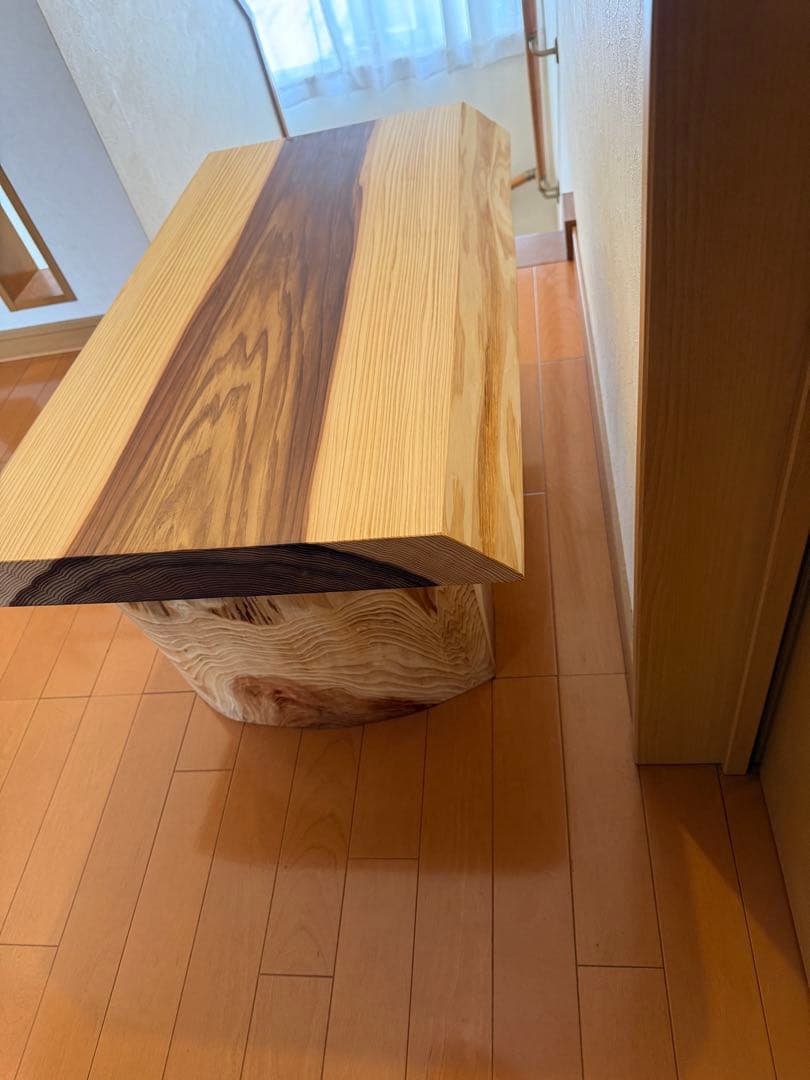 天然杉一枚板最高級杢目のゴツ脚安定テーブル　beeswax塗装仕上げ‼️