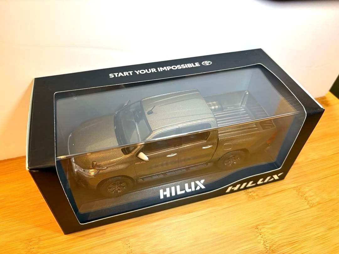 HILUX ハイラックス 1/30ミニカー オキサイドブロンズメタリック