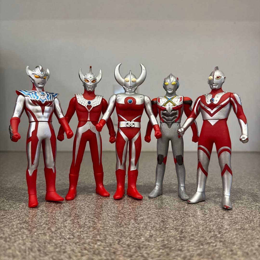 ウルトラマン 怪獣 フィギュア 20体セット バラ売り可能 - メルカリ