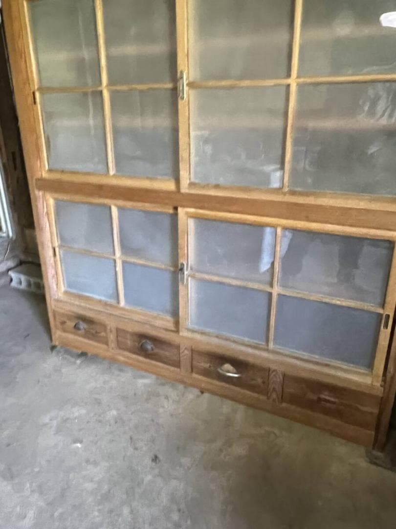 古民家 アンティーク家具 昭和箪笥 収納棚 木製 ガラス戸 カフェ 陶器棚