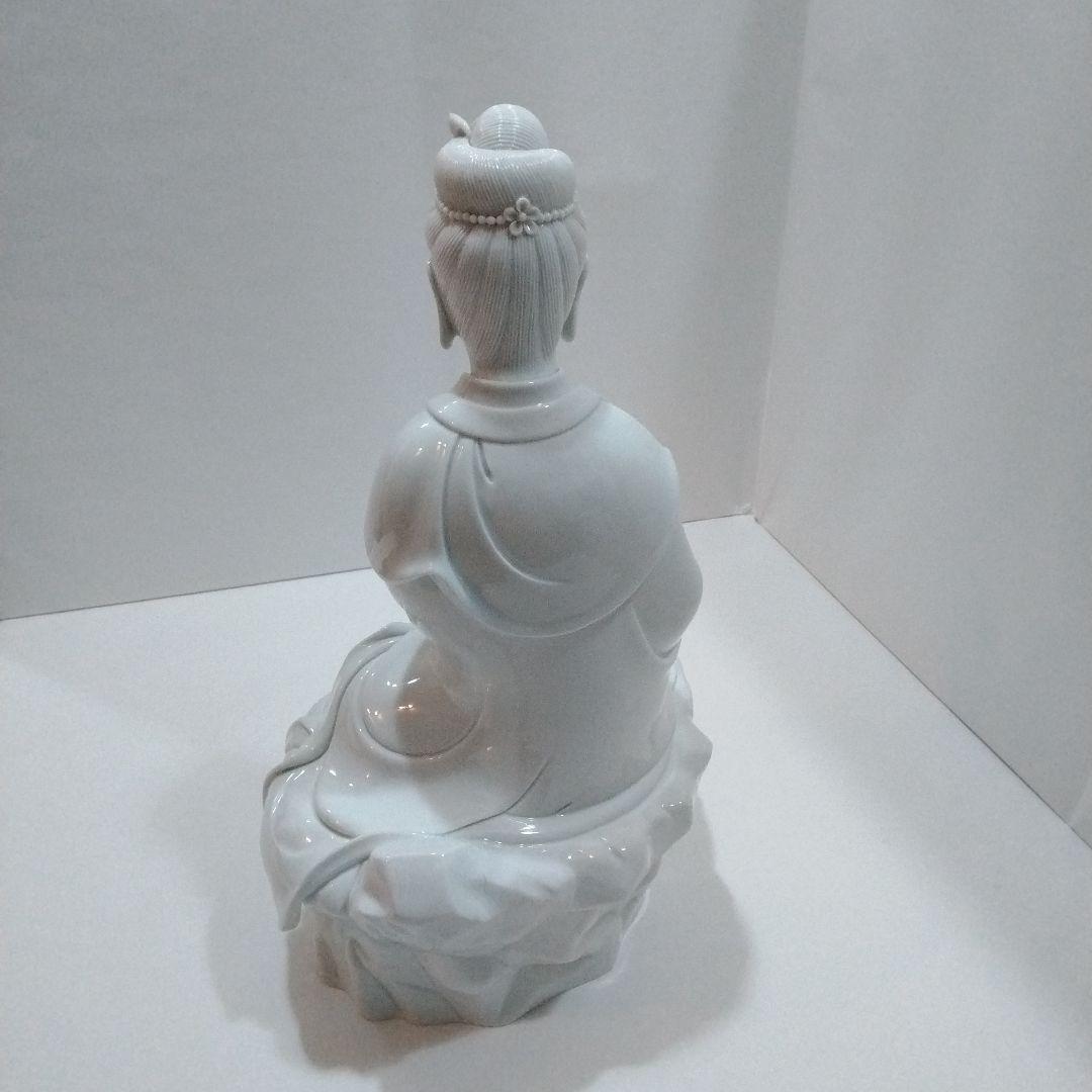 樋渡陶六作 岩座観音 白磁彫 銘窯 肥蝶山 日本工芸会正会員 - メルカリ