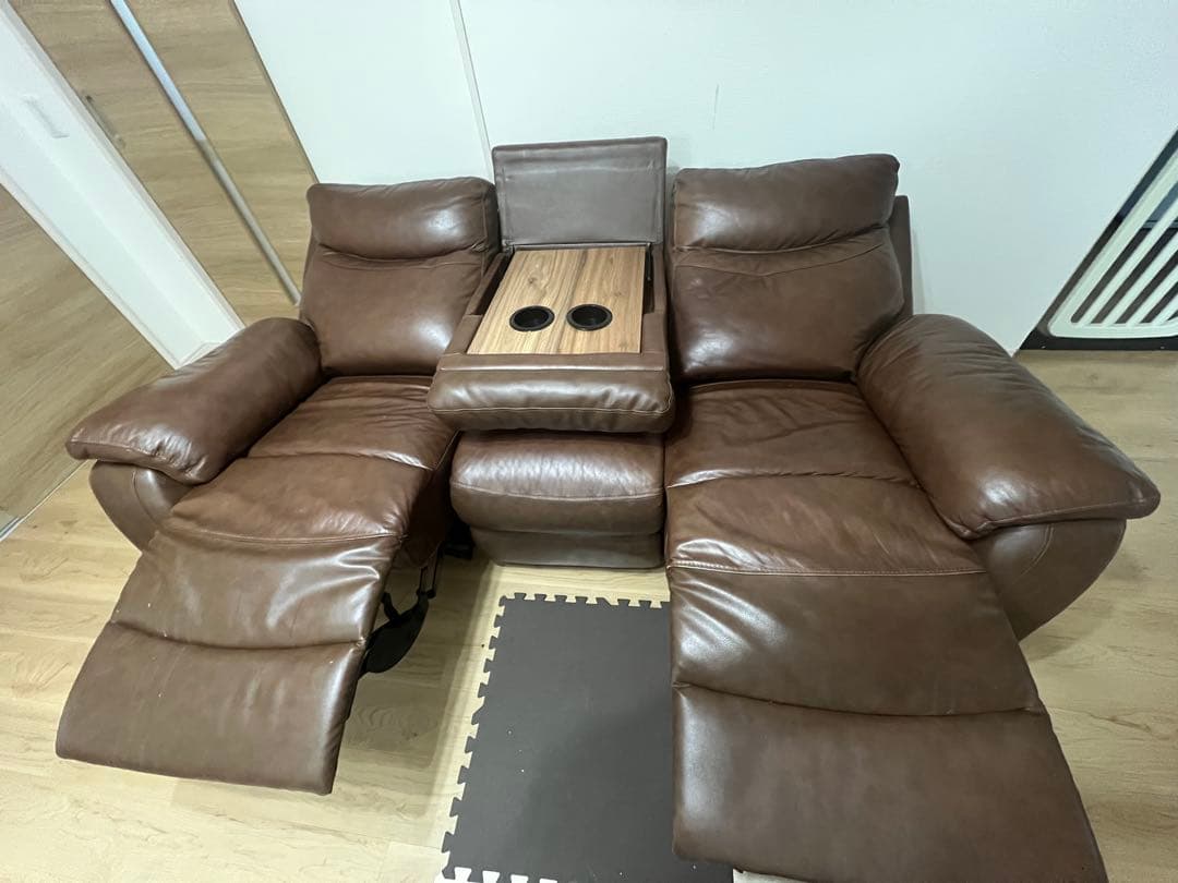 【値下げしました‼︎】福岡引取り限定。電動リクライニングソファ