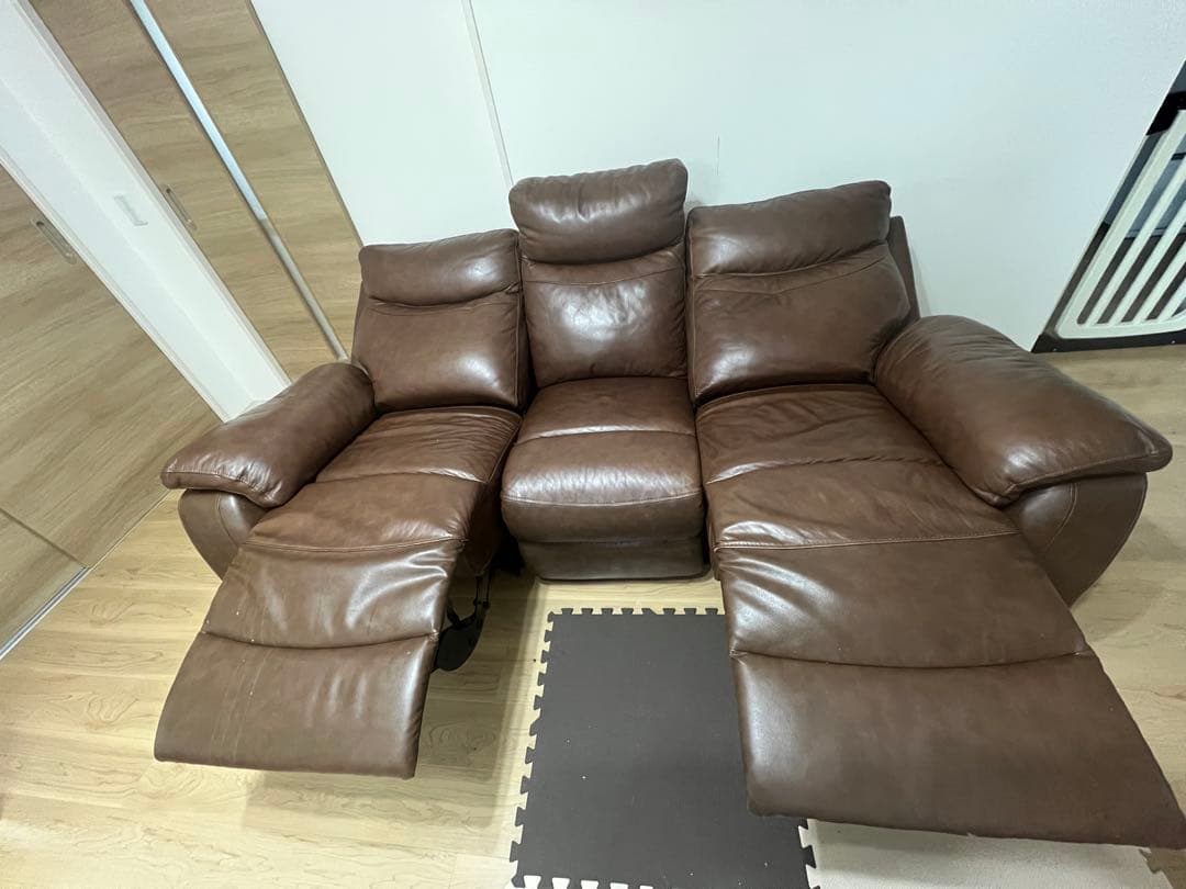 【値下げしました‼︎】福岡引取り限定。電動リクライニングソファ