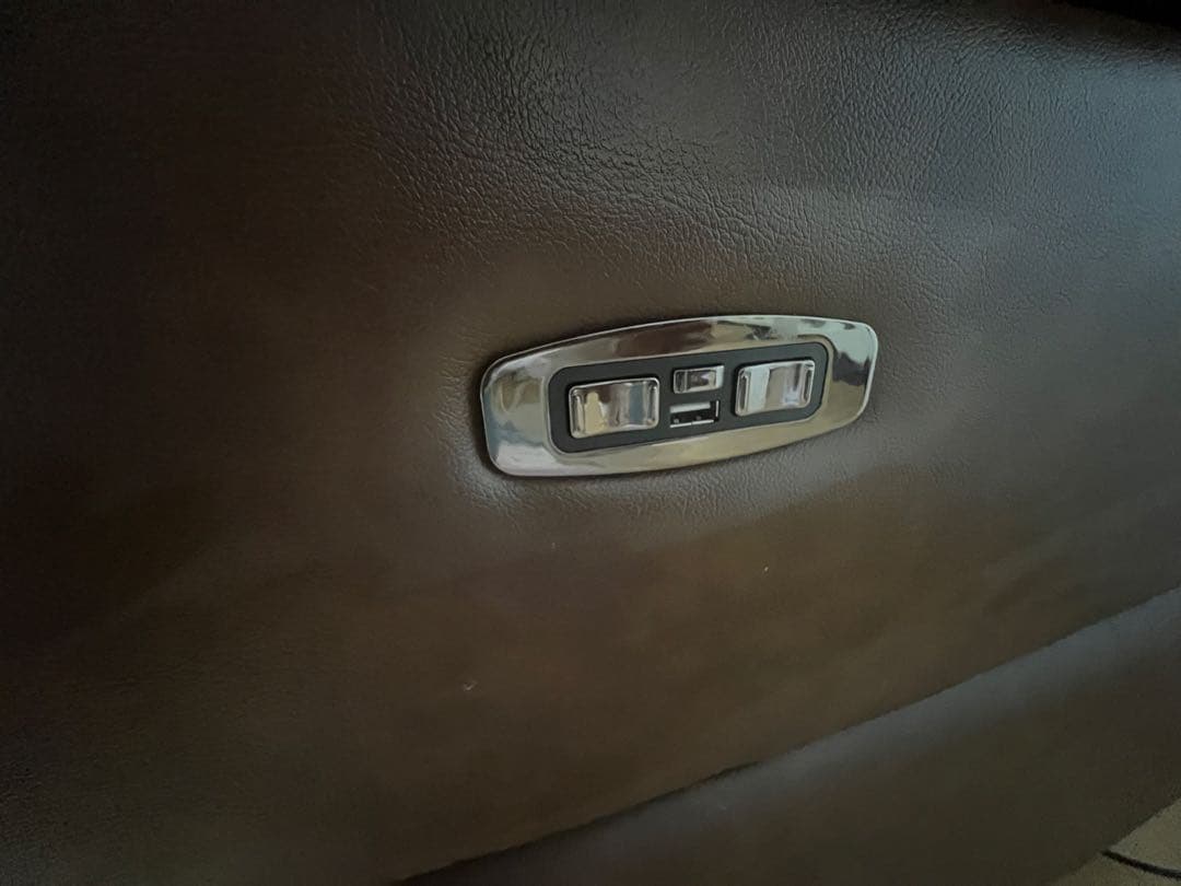 【値下げしました‼︎】福岡引取り限定。電動リクライニングソファ