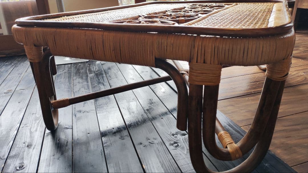 幾何学模様　高級 藤のテーブル　（ガラス無し）　アンティーク