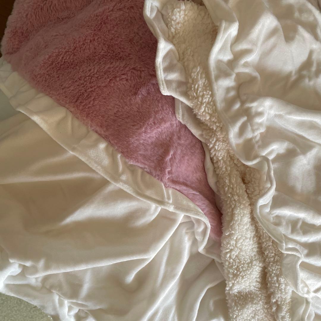 ピンク フリル付き クイーンサイズカバーセット