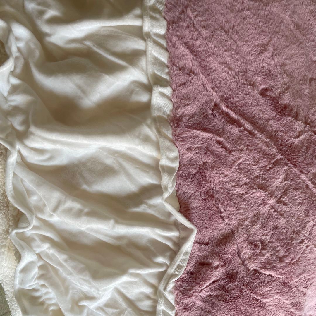 ピンク フリル付き クイーンサイズカバーセット