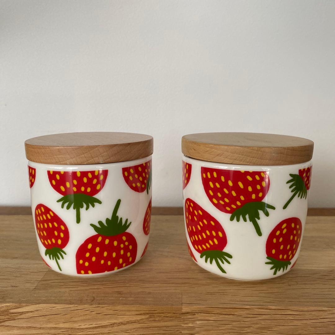 廃盤】マリメッコ マンシッカ旧モデル 蓋付きラテマグ2個 いちご