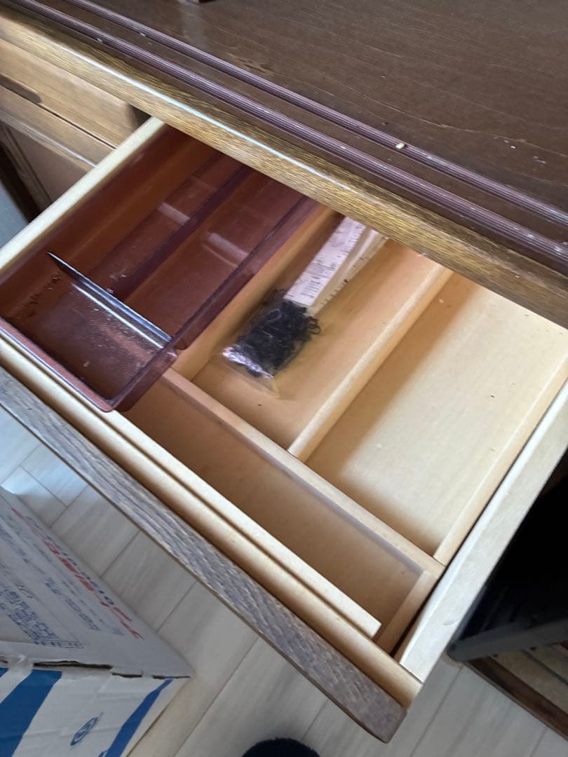 カリモク家具　食器棚　引き戸　karimoku