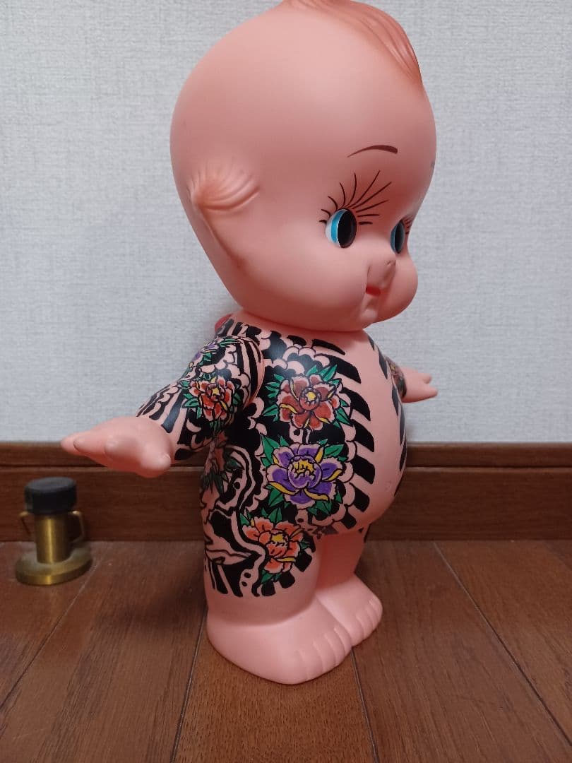 和彫り刺青キュウピー　ソフビ人形