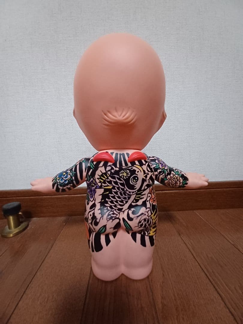 和彫り刺青キュウピー　ソフビ人形