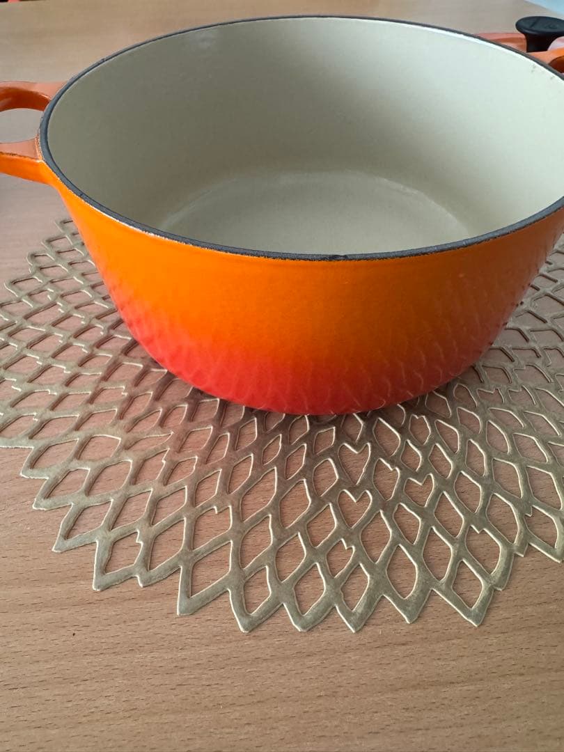 ル・クルーゼ　LE CREUSET 両手鍋 22 cm