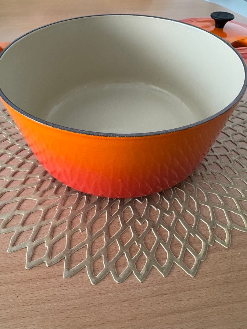 ル・クルーゼ　LE CREUSET 両手鍋 22 cm