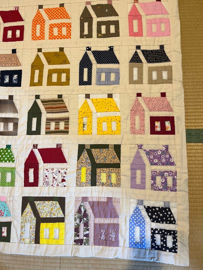 値下げ！手縫いパッチワーク　ハウス柄 ベッドカバー大サイズ200×113㎝