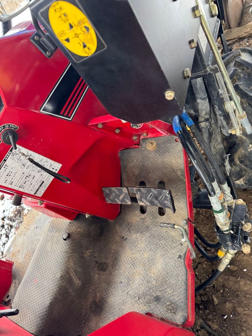 芝浦トラクター４ＷＤ.ロータリー並びローダー付き