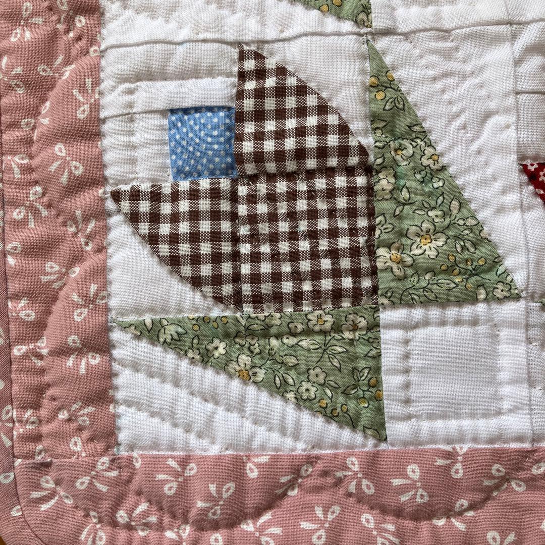 パッチワークキルト チューリップのタペストリー - メルカリ