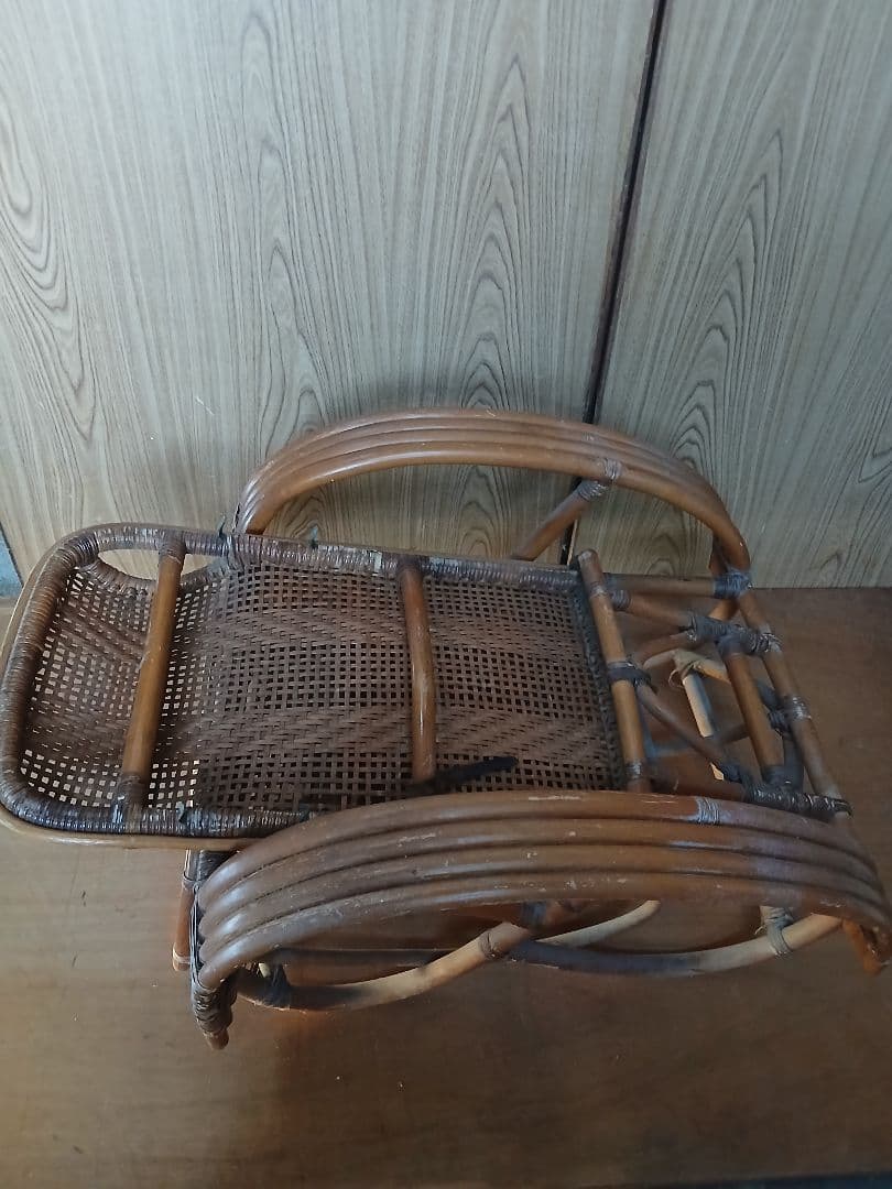 ラタン ロッキングチェア 編み込みデザイン