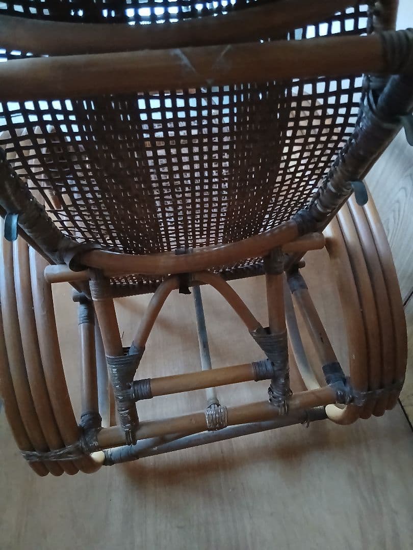 ラタン ロッキングチェア 編み込みデザイン
