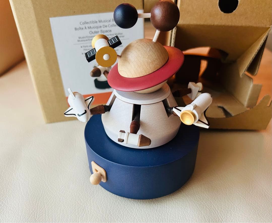 新品、wonderful lifeのハンドメイドの木製オルゴール、宇宙