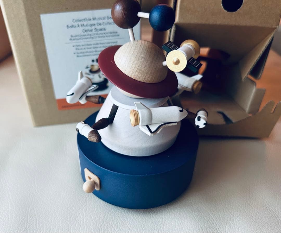新品、wonderful lifeのハンドメイドの木製オルゴール、宇宙