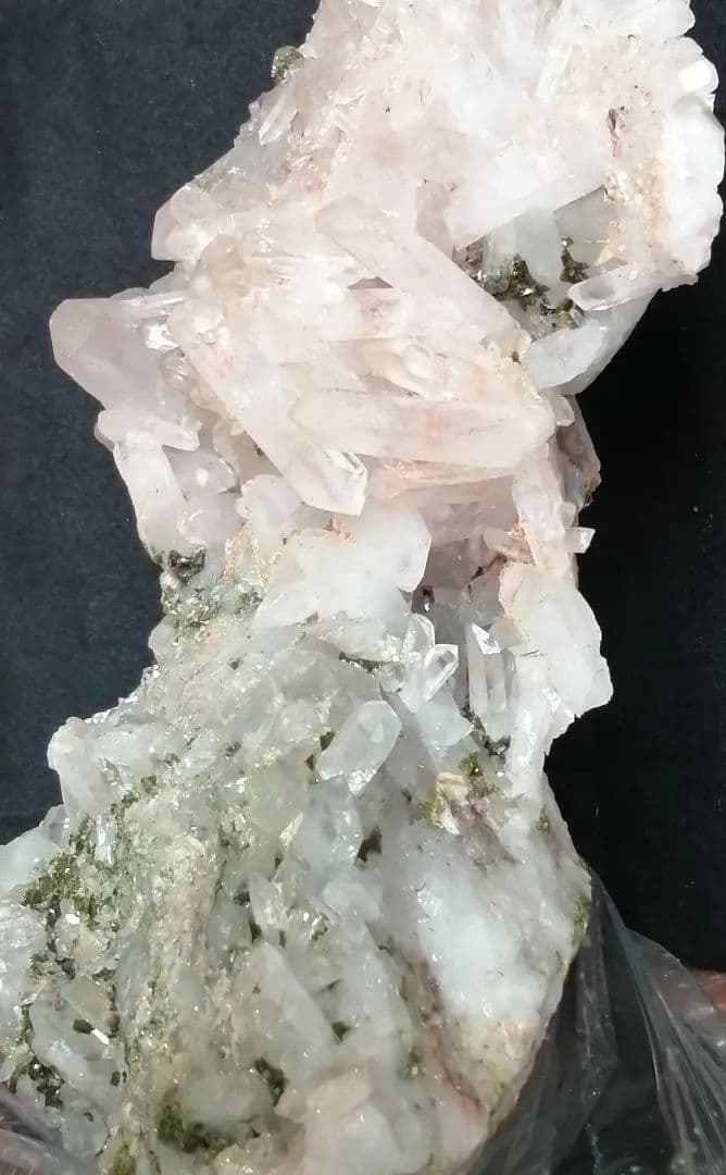 水晶 エピドート 共生クラスター（グリーントルマリン）4.8kg ーtot016