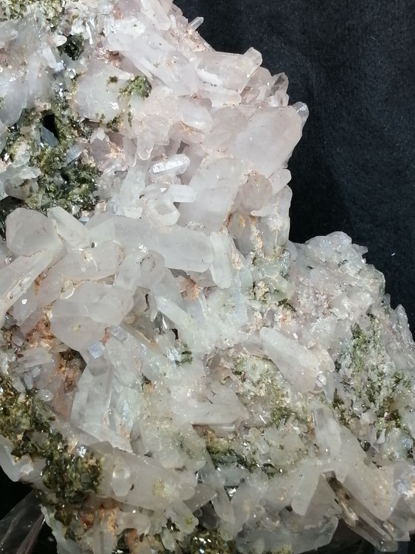 水晶 エピドート 共生クラスター（グリーントルマリン）4.8kg ーtot016