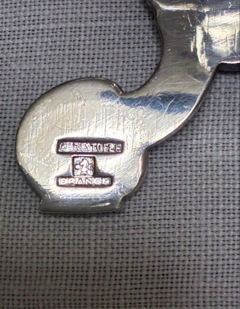 クリストフル　希少　コキーユのナイフレスト　アンティターニッシュの収納袋付き