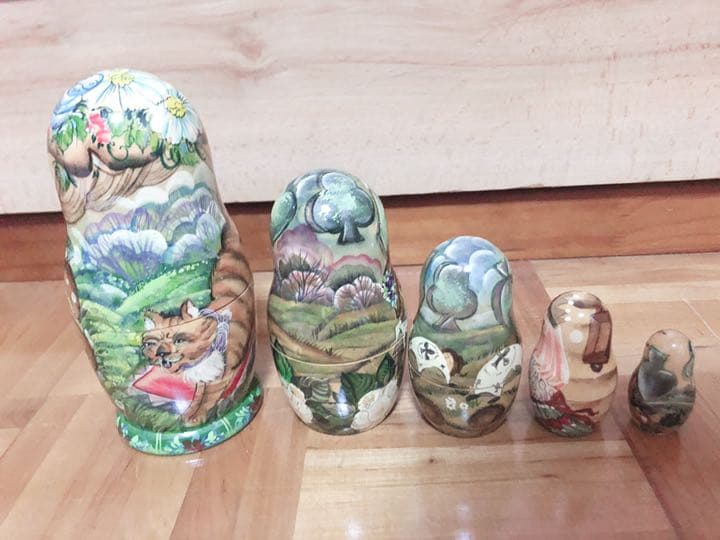 マトリョーシカ　ロシア産【不思議の国のアリス】