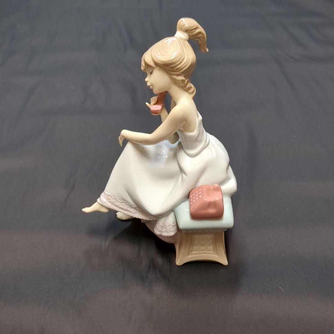 リヤドロ　大事な電話　置物