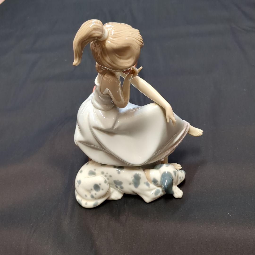 リヤドロ　大事な電話　置物