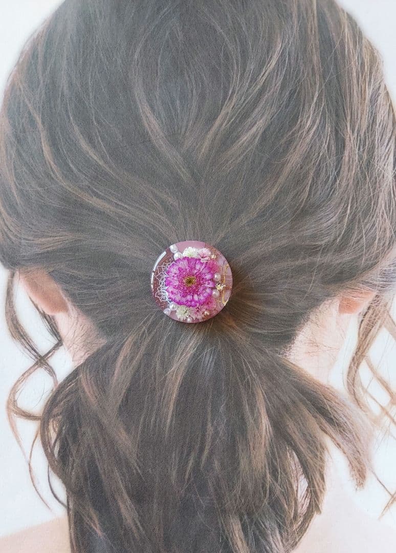 【1702】レジン　マトリカリア　ヘアゴム　ポニーフック　ブロ―チ　ハンドメイド