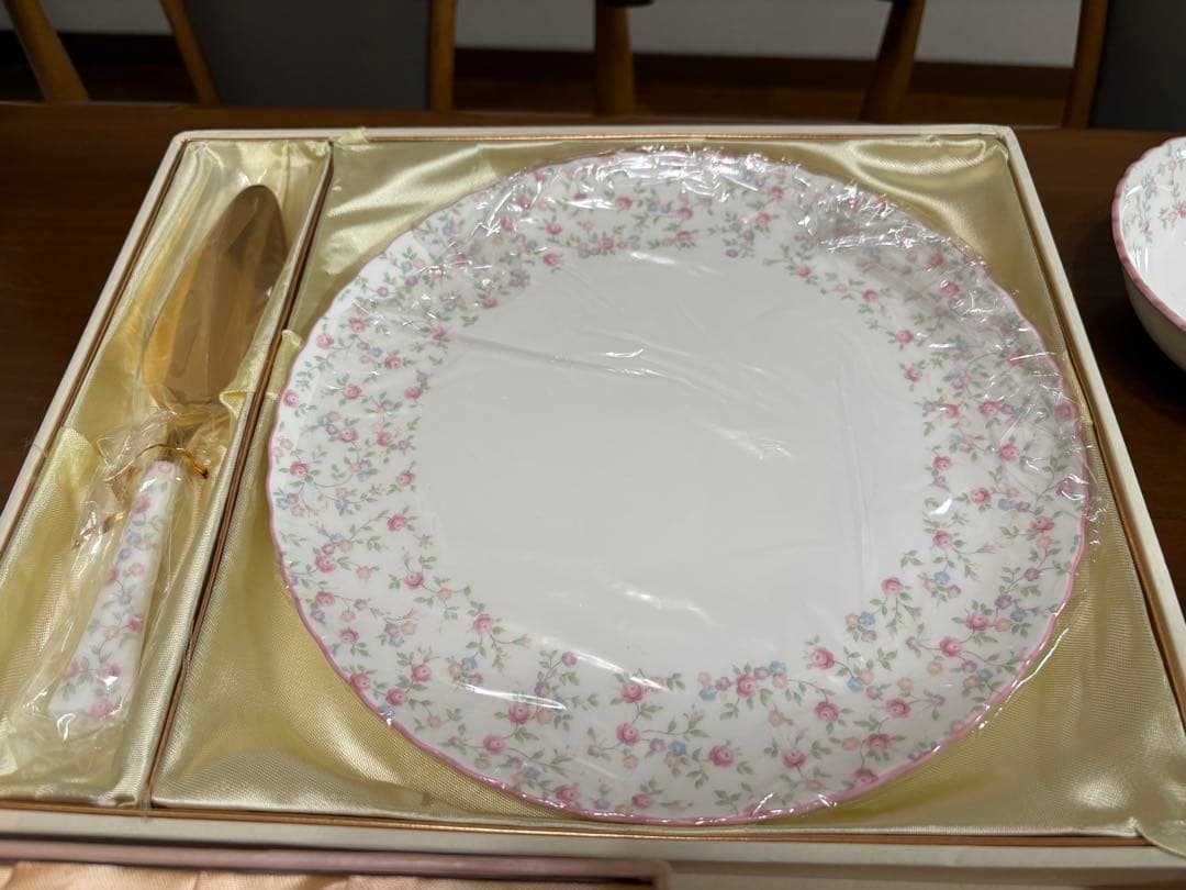 ノリタケ　キューティローズ　セット