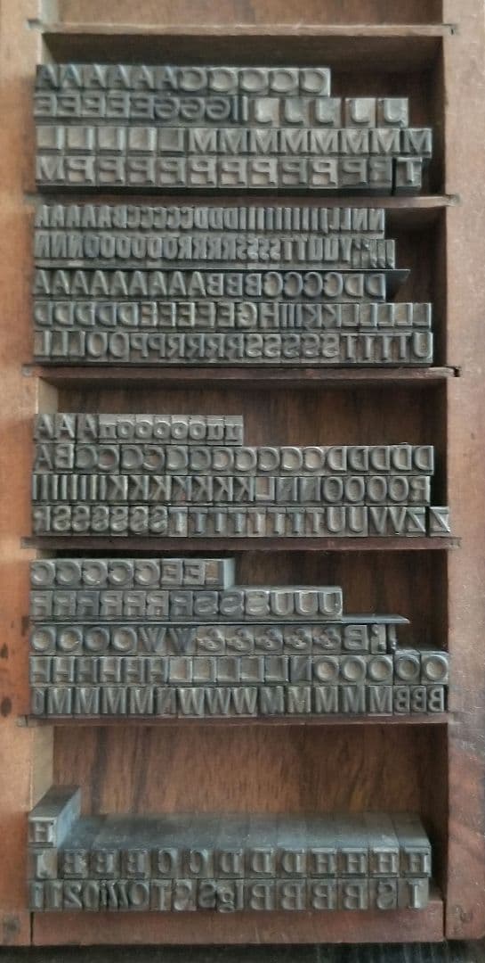 【約14pt 8種類以上】活字 アルファベット 不揃い ゴシック体系 明朝体系