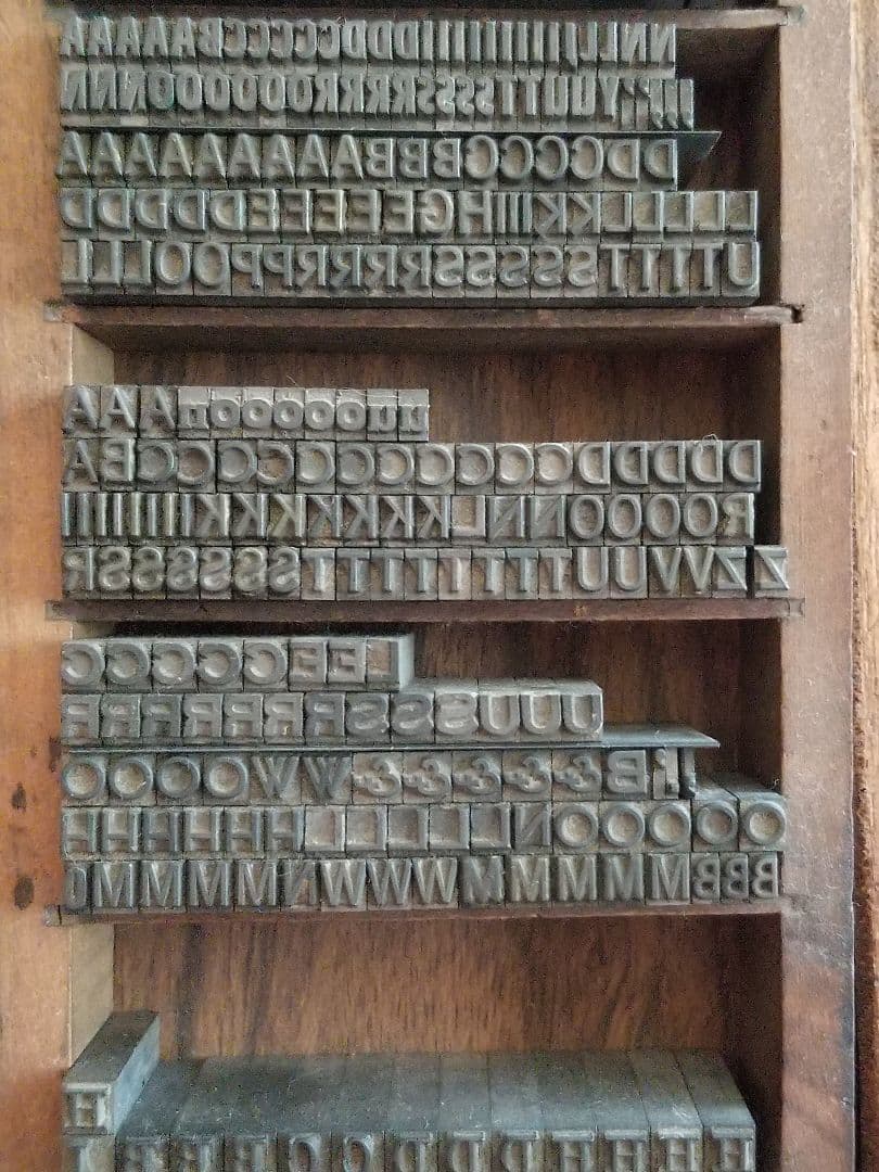 【約14pt 8種類以上】活字 アルファベット 不揃い ゴシック体系 明朝体系