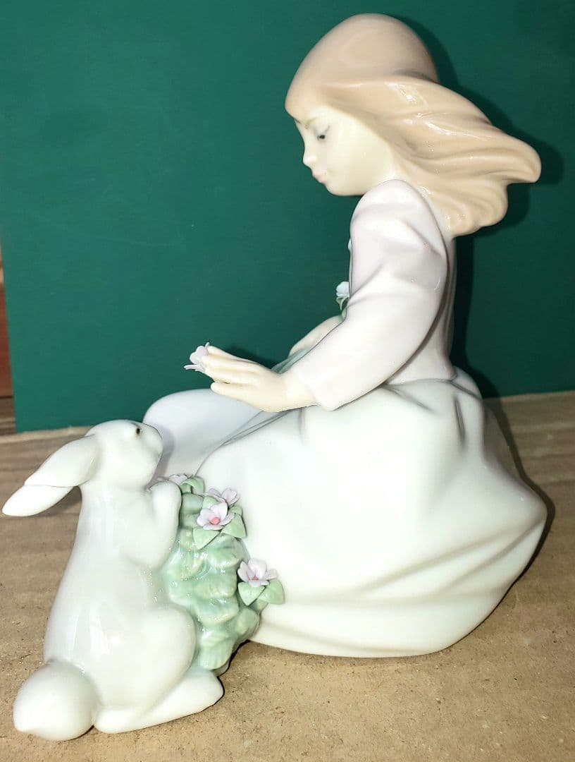 リヤドロ人形　うさぎと仲良し　(元箱付き)　製造終了品　メモパッド付き