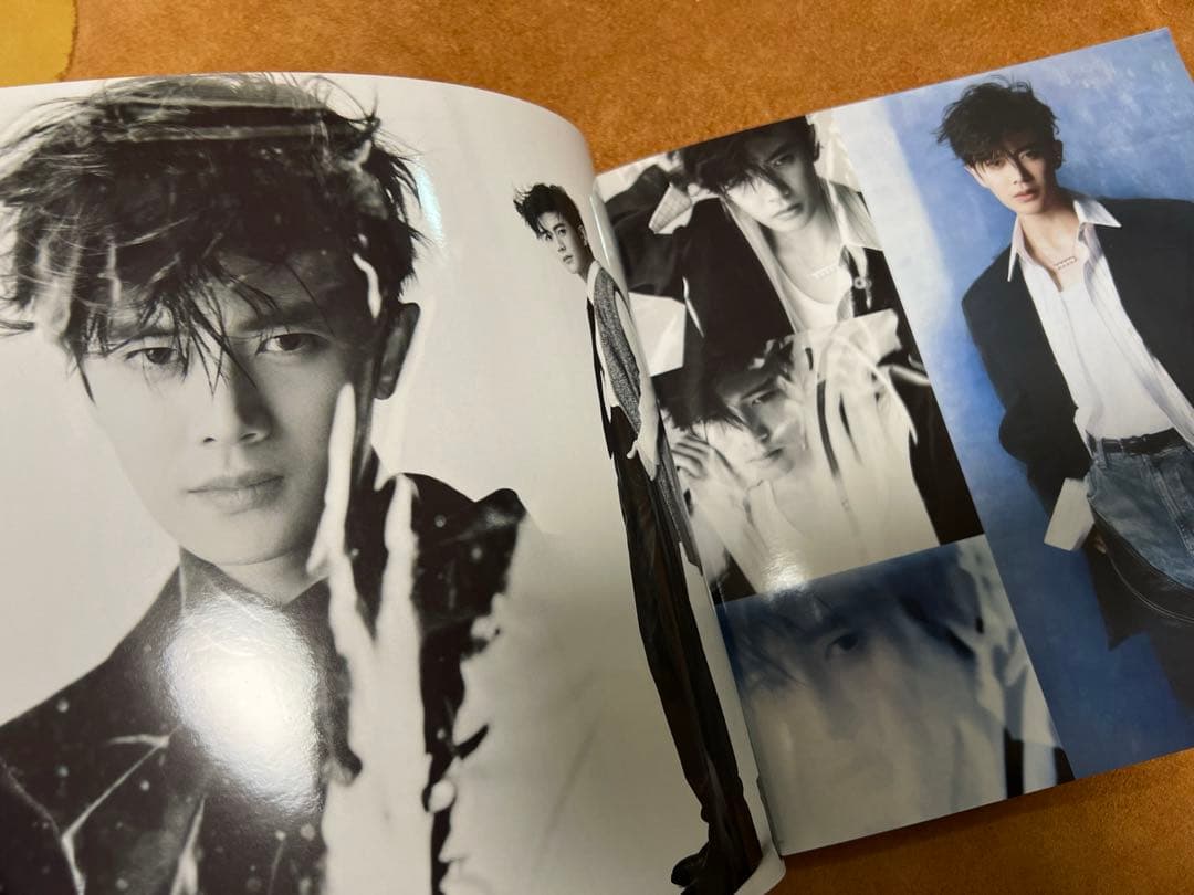 2023(二)アレン・レン（任嘉倫）個人写真集 正方形32p ALLEN写真集