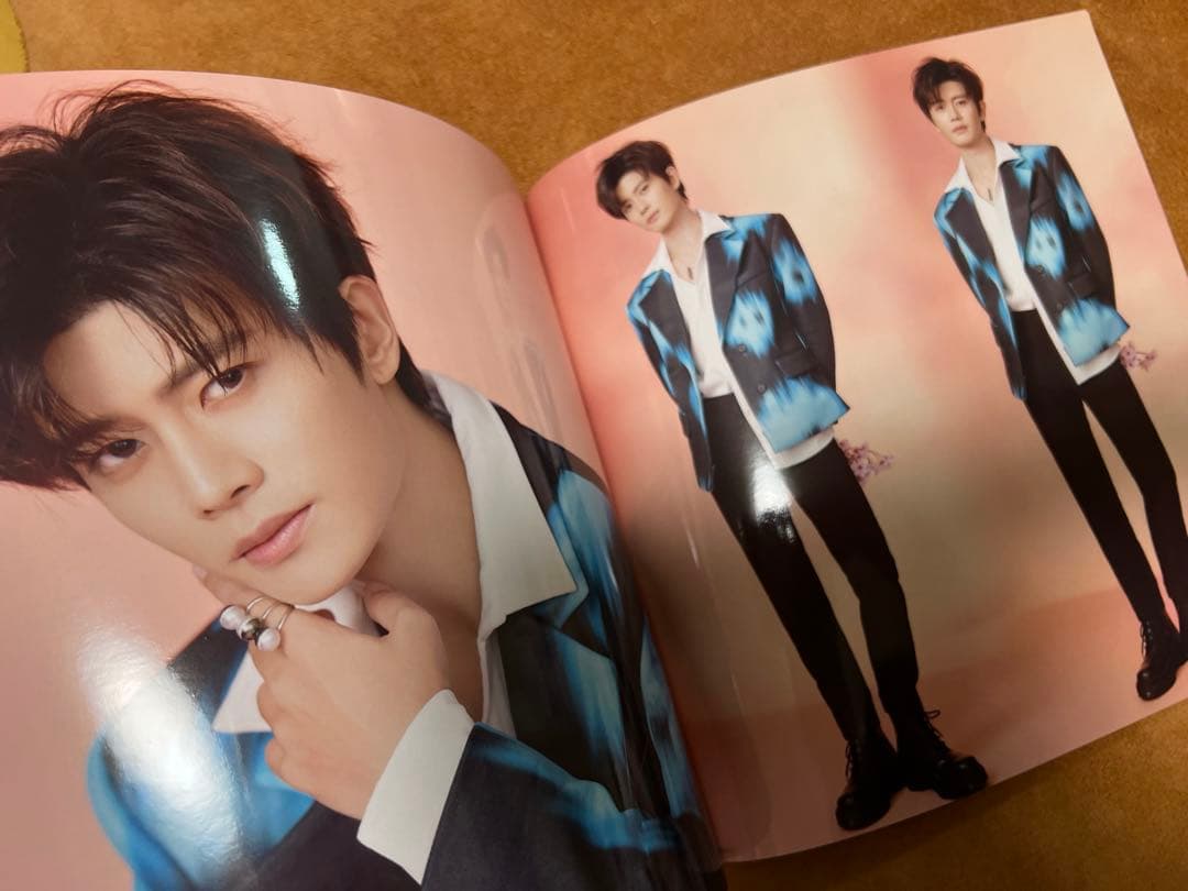 2023(二)アレン・レン（任嘉倫）個人写真集 正方形32p ALLEN写真集