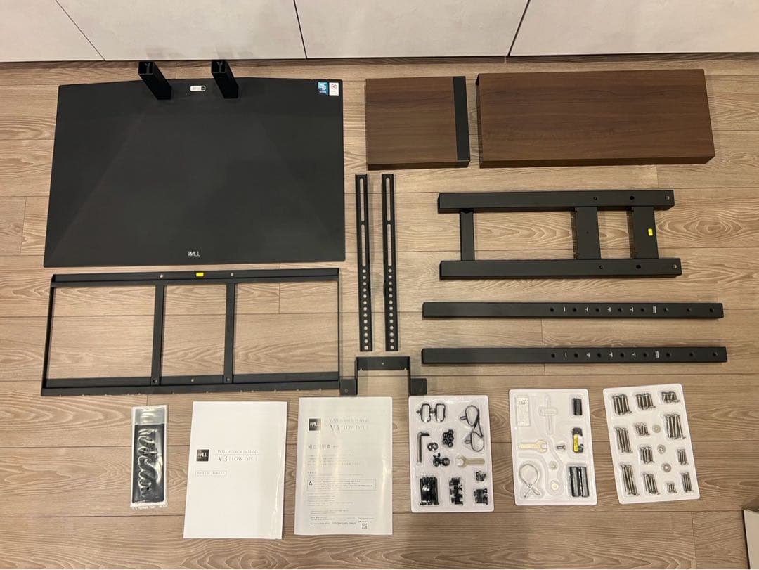 美品テレビスタンドロータイプ WALL V3 LOW TYPE series