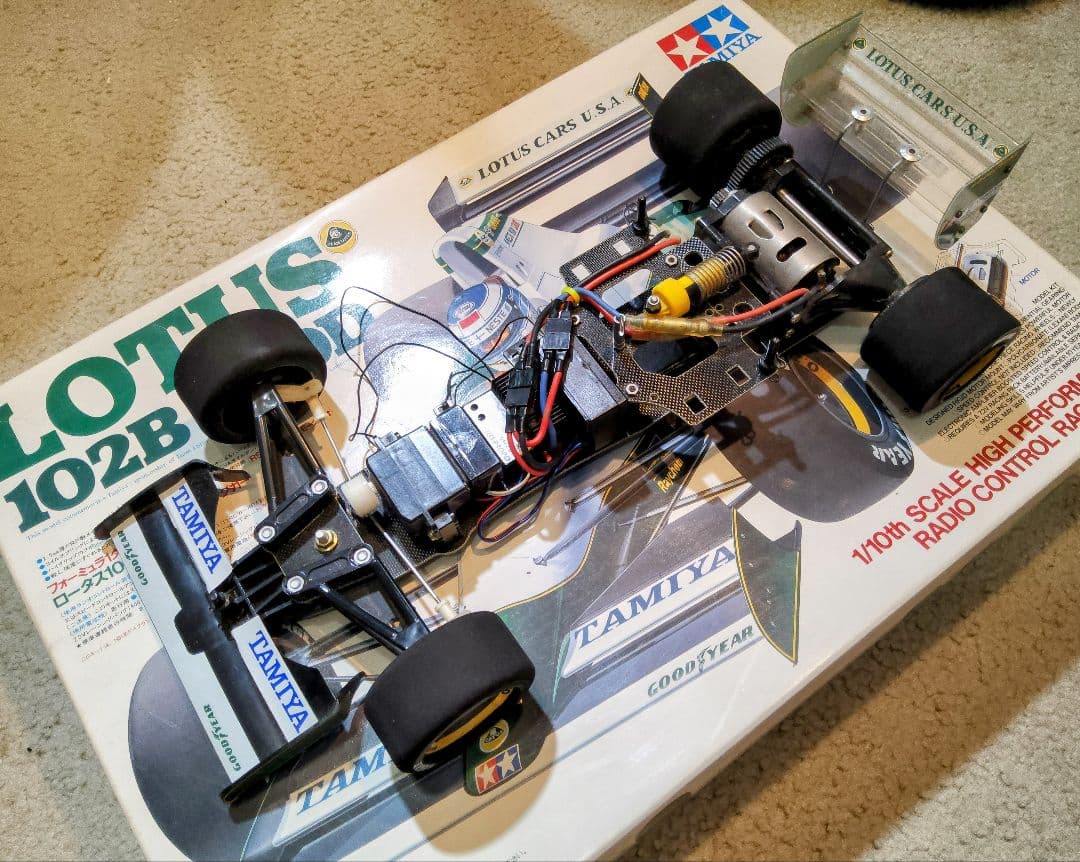 絶版品 美品！】タミヤ 1/10 ラジコン ロータス102B 完成品 - メルカリ