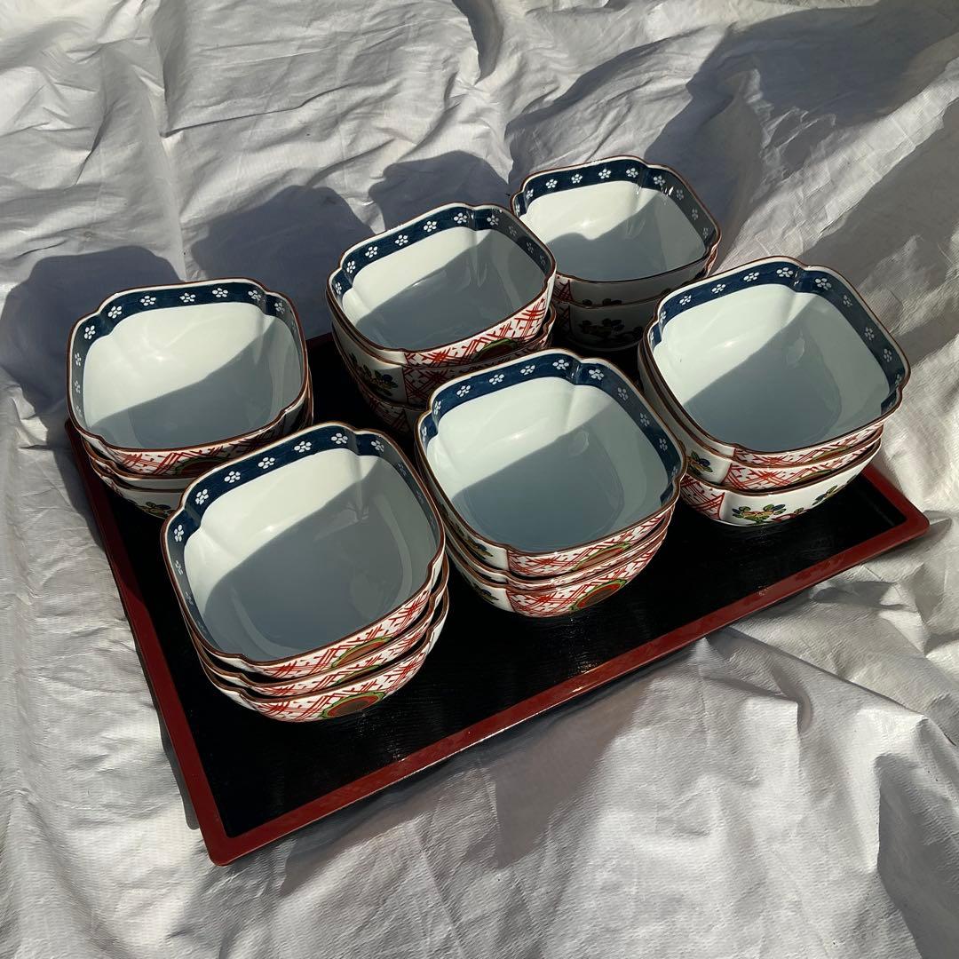 古伊万里様式 有田焼 菊割形小鉢 96個セット - 華やかな和食器コレクション