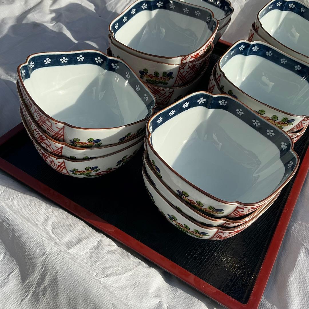 古伊万里様式 有田焼 菊割形小鉢 96個セット - 華やかな和食器コレクション