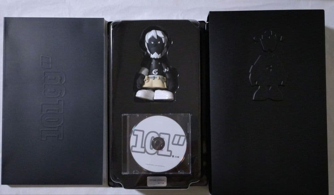 【希少品】マイケル・ラウ ガーデナーガラ gardenergala白.黒各1計2