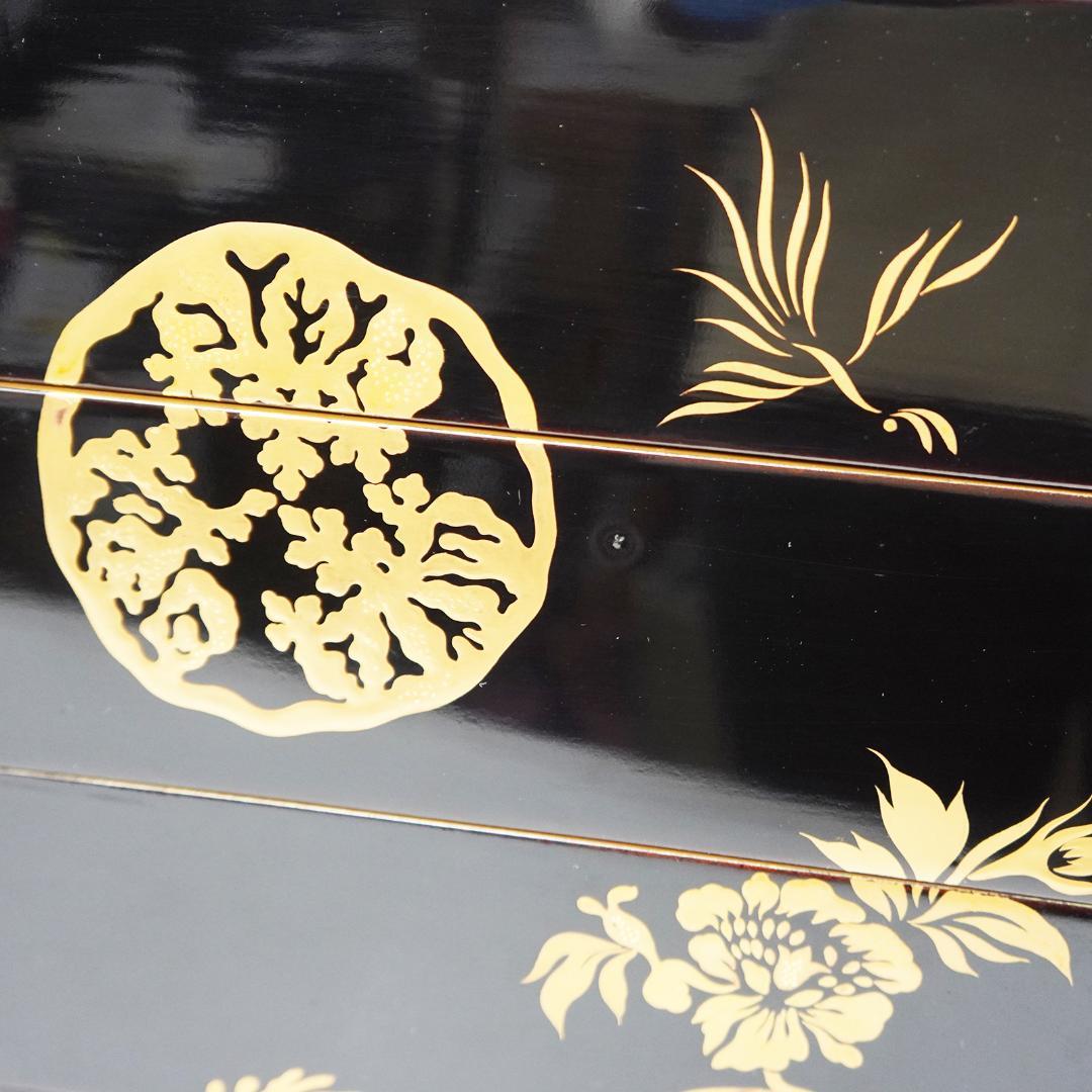 漆 蒔絵 重箱 五段 蓋2枚付き 松竹梅 縁起物 収納箱 付属 黒 - メルカリ