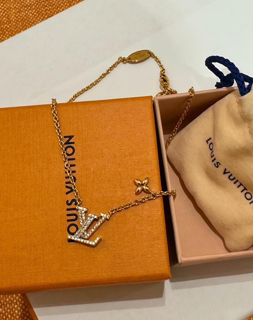 ネックレス アイコニック ペンダント ゴールド