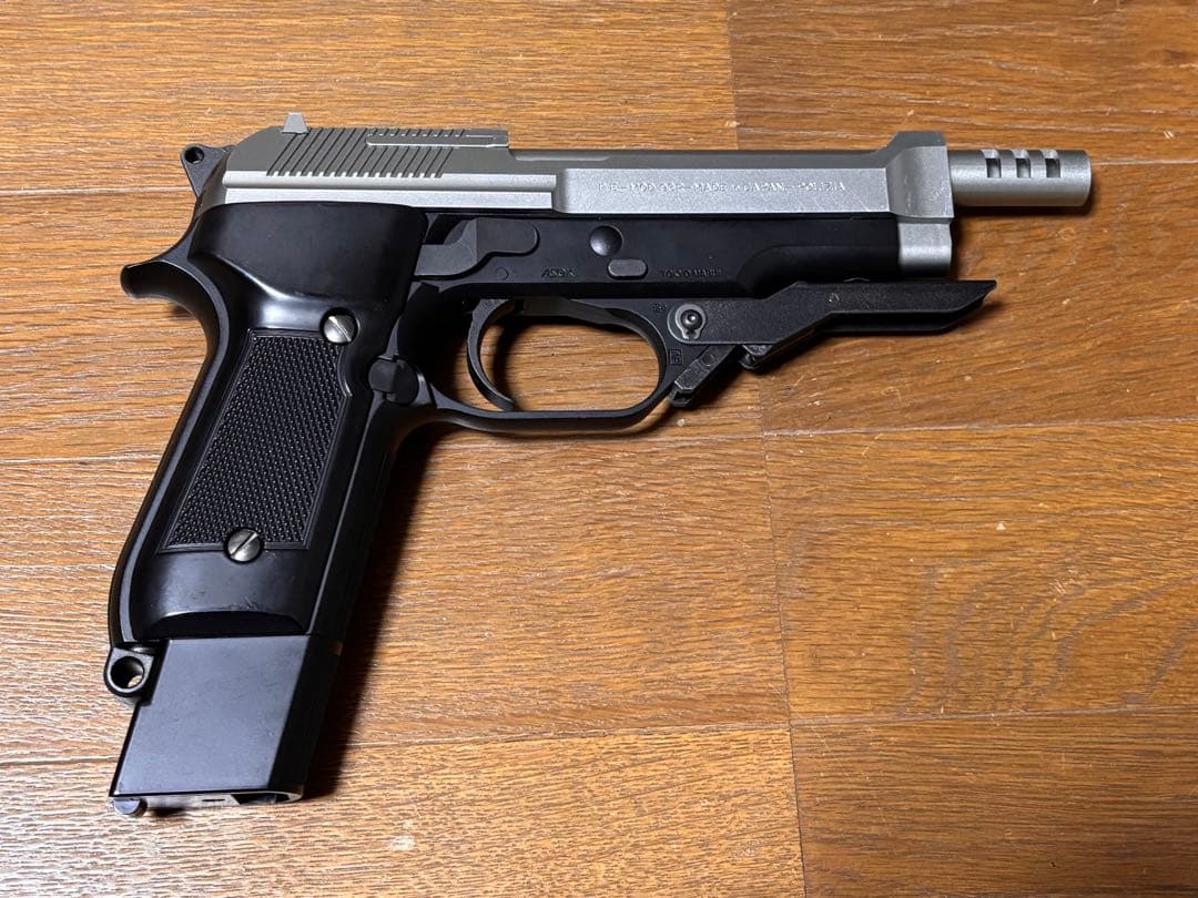 東京マルイ製電動ハンドガン M93Rシルバースライド - メルカリ