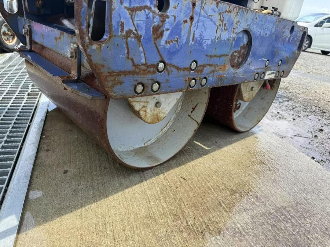 【福岡県みやま市】転圧ローラー エンジン ハンドローラ― 振動ローラー 2