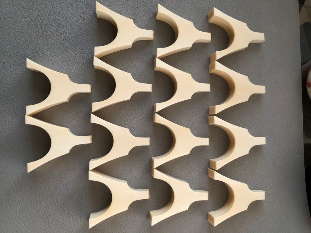 13弦用　天然素材琴柱14ケと猫足　桐箱入り