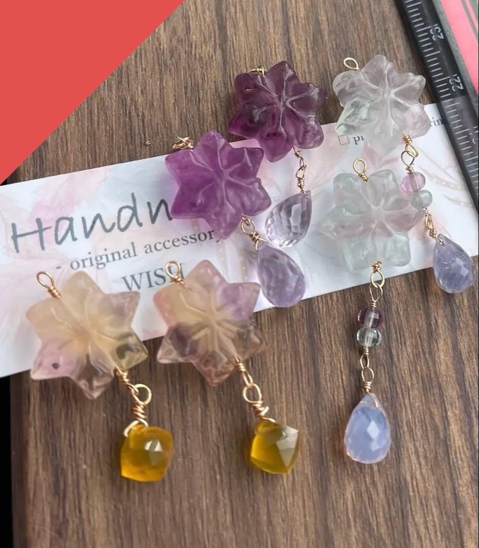 可愛いフローライト雪の結晶のようなカービング グリーン系