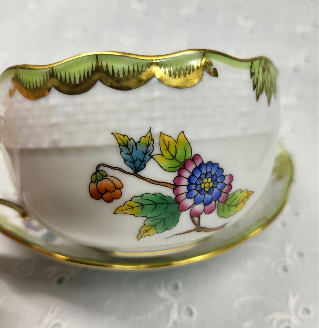 未使用近✨ヘレンド ヴィクトリアブーケ カップ&ソーサー 花 蝶 - メルカリ